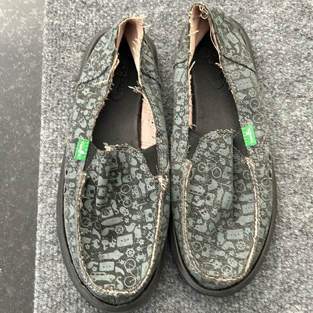Sanuk shoes; women’s 7